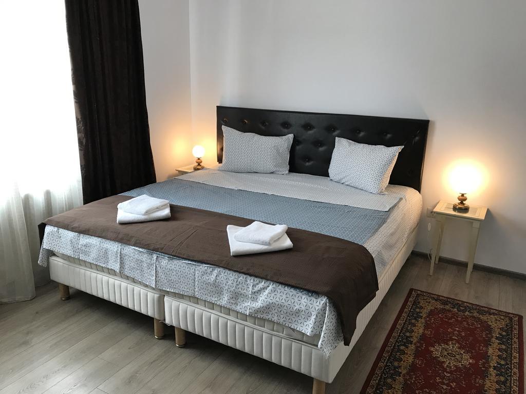 Cochet Accommodation Piatra Neamţ Buitenkant foto