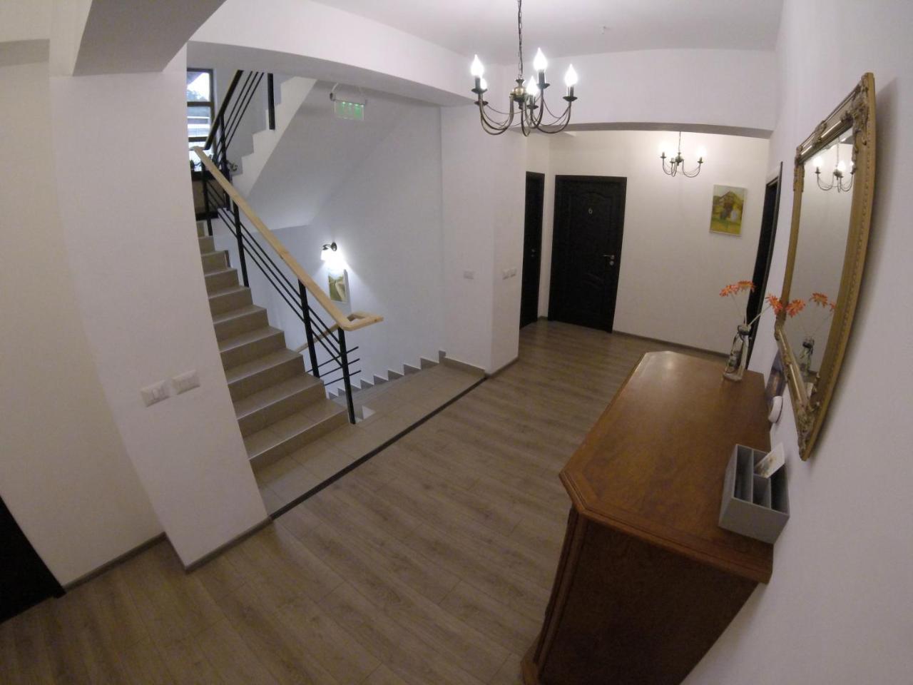Cochet Accommodation Piatra Neamţ Buitenkant foto